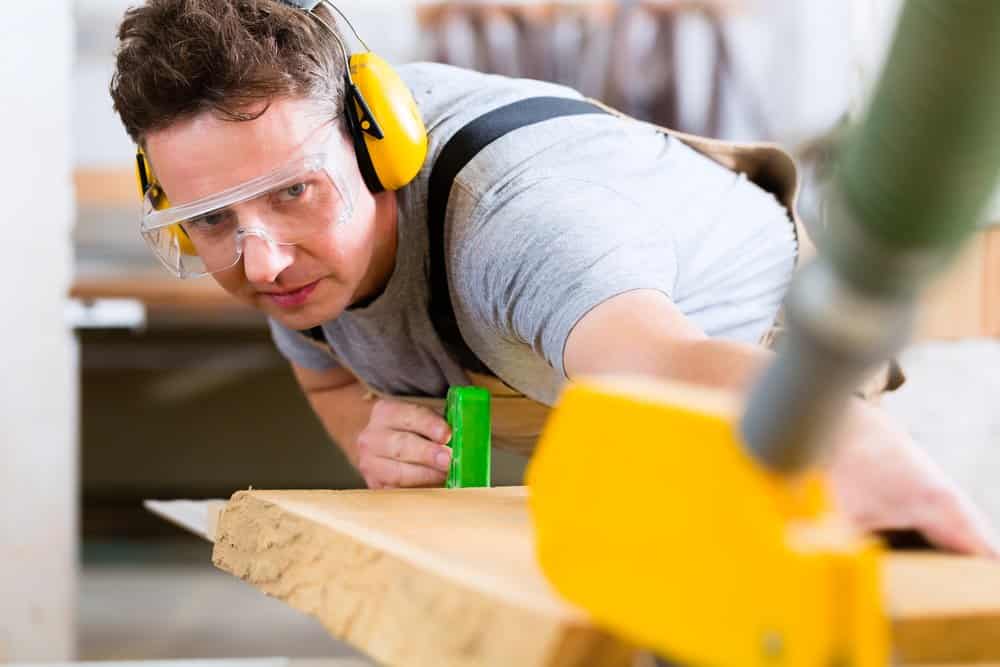 Table Saw Not Cutting Straight? (5 Most Common Causes & Fixes)
